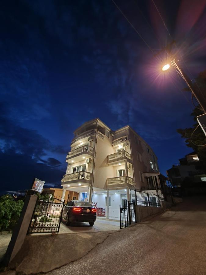 Apartments Adriatik Ulcinj Exterior photo