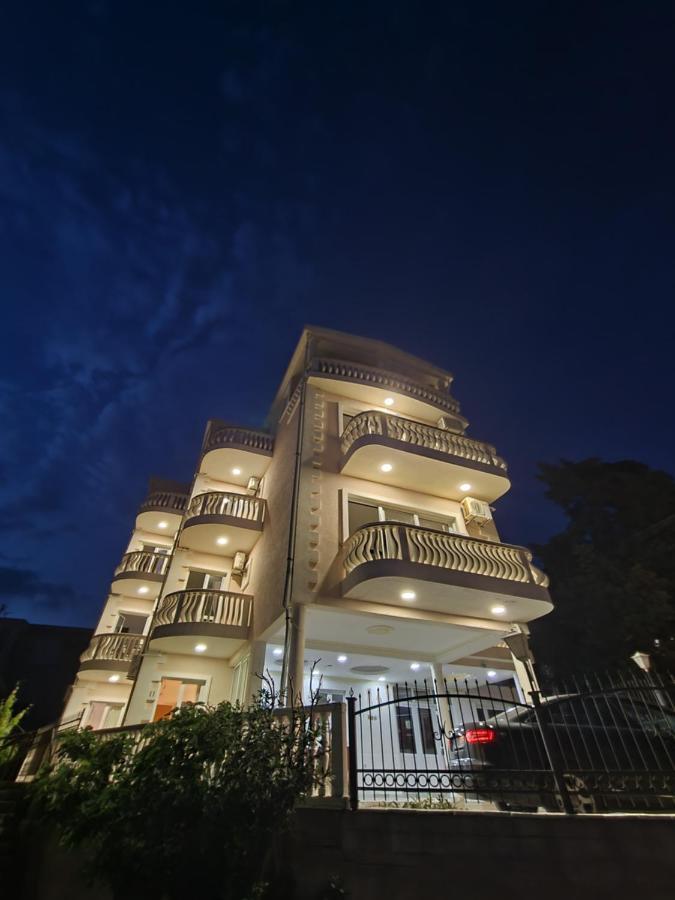 Apartments Adriatik Ulcinj Exterior photo